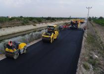 Ali Hocalı-Karataş yoluna bitümlü sıcak asfalt
