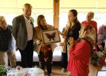 Dünyayı Anne Sevgisi ve Şefkati Sarsın