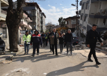 Başkan Zeydan Karalar, Hataylıları Yalnız Bırakmadı. Zeydan Karalar, ''Zor Günleri Birlikte Aşacağız.”