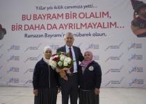 Başkan Zeydan Karalar, Büyükşehir Çalışanlarının Bayramını Kutladı