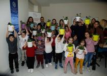 Göçle gelen çocuğa bitki dikimiyle rehabilitasyon