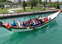 Minikler 23 Nisan’da Gondolla Gezdi