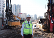 Adana Büyükşehir Belediyesi, Şu Ana Kadar Görülmemiş Miktarda Asfalt Dökerek, Kent Halkının Hizmetine Sunuyor